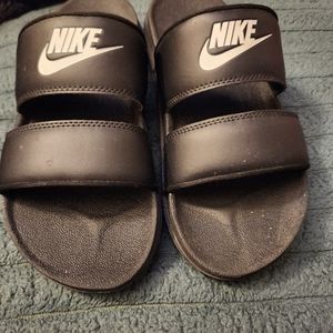 COPY - Womens 7 Nike Slide
